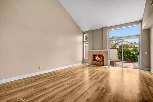 Tustin, CA 92782,2572 Calle Barcelona