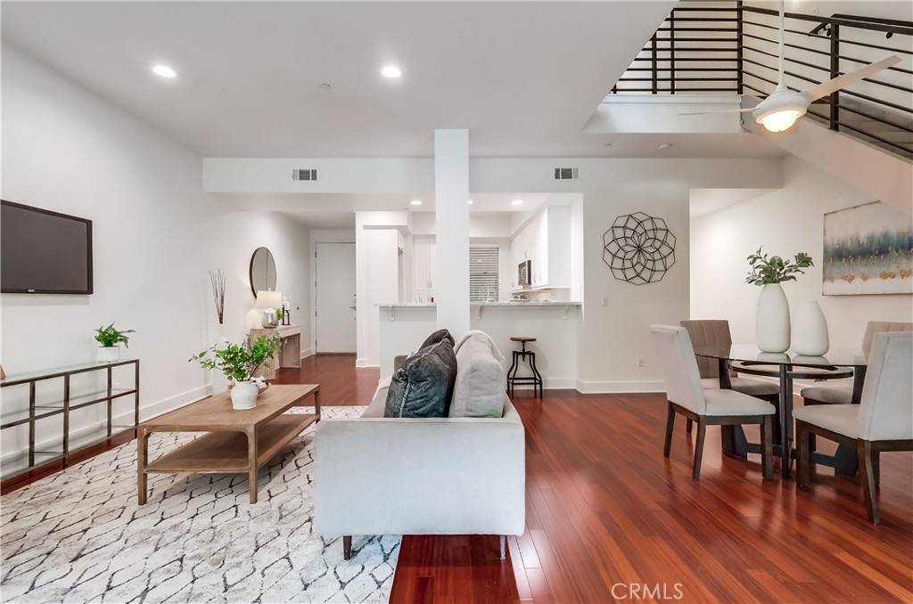 Long Beach, CA 90802,395 East 4th Street #13
