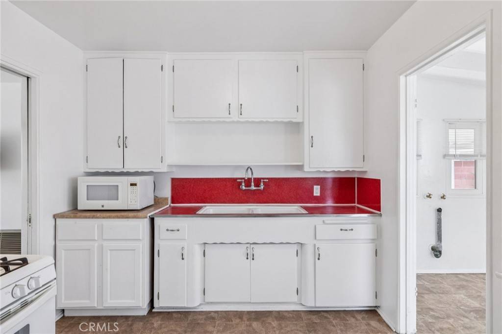 Artesia, CA 90701,11621 186th ST