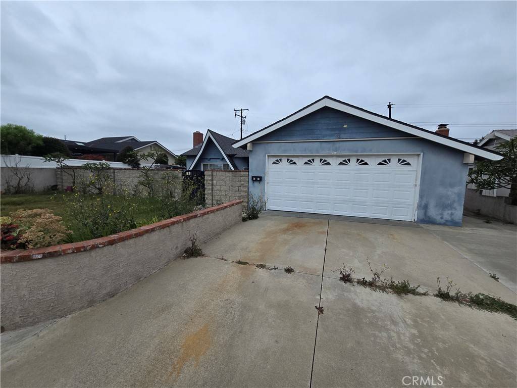 Huntington Beach, CA 92647,8171 Holland DR