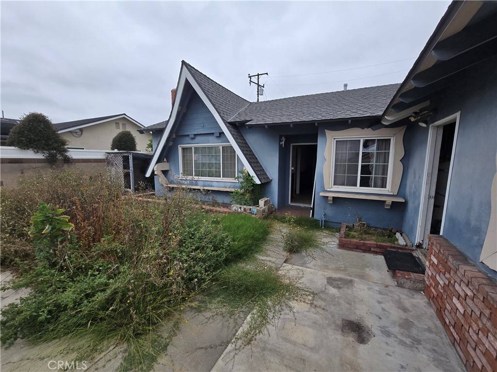 Huntington Beach, CA 92647,8171 Holland DR