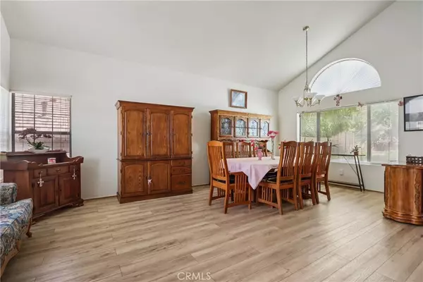 Saugus, CA 91350,22024 Jeffers LN