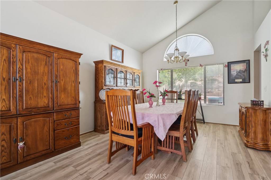 Saugus, CA 91350,22024 Jeffers LN