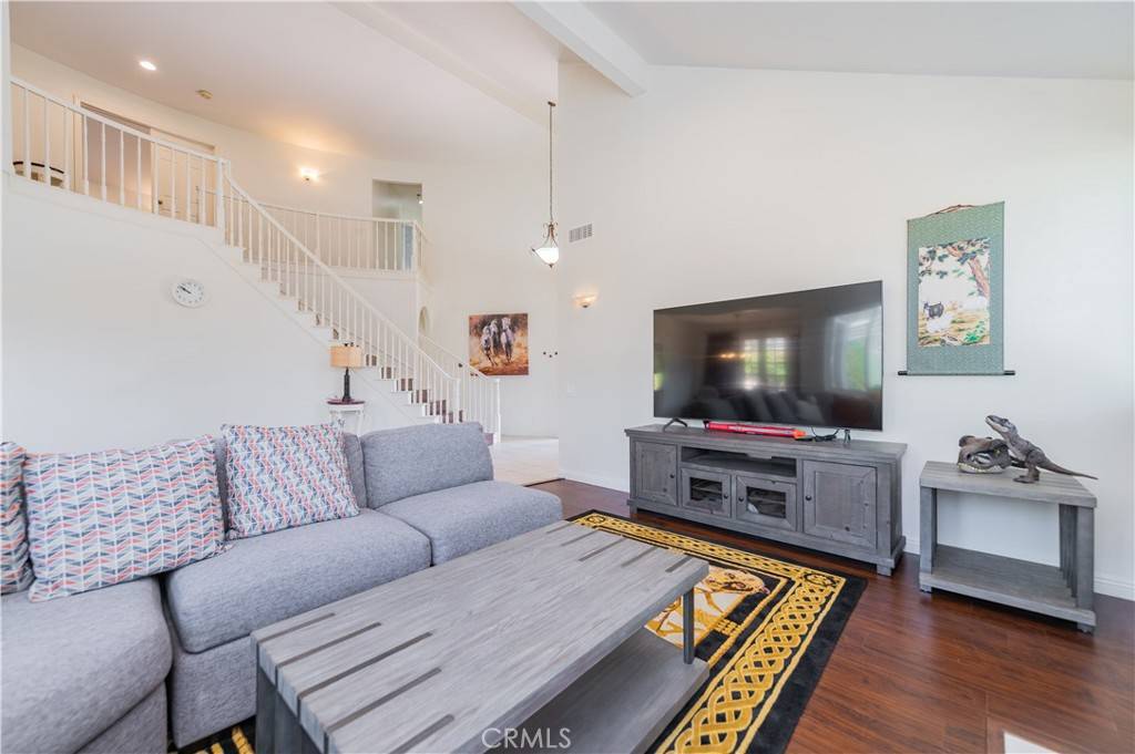 Yorba Linda, CA 92887,28105 Hollyberry LN