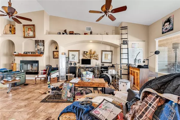 Hesperia, CA 92345,17412 Danbury AVE