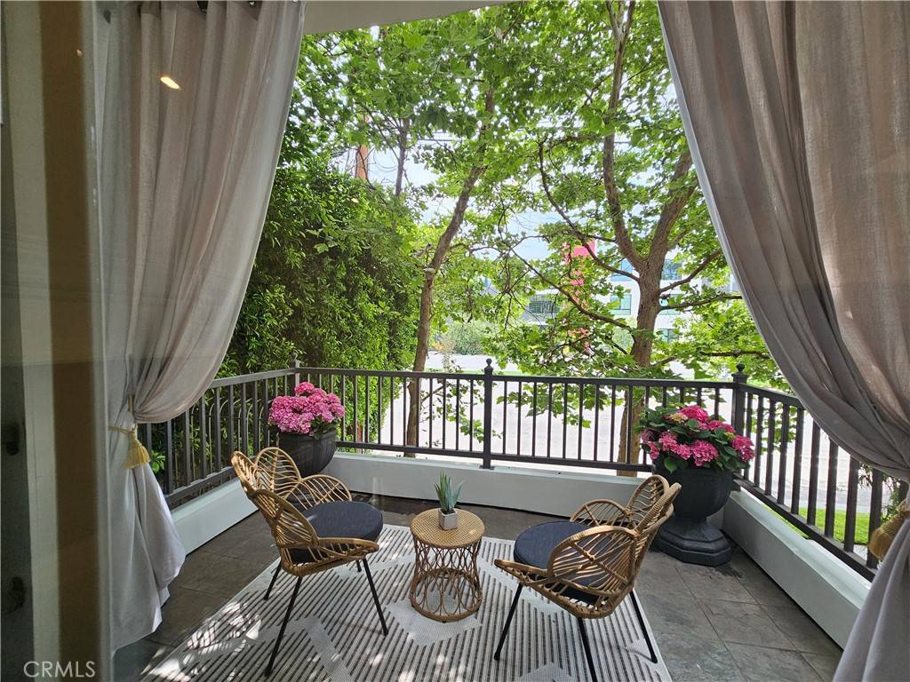 5101 Whitsett AVE #105, Valley Village, CA 91607