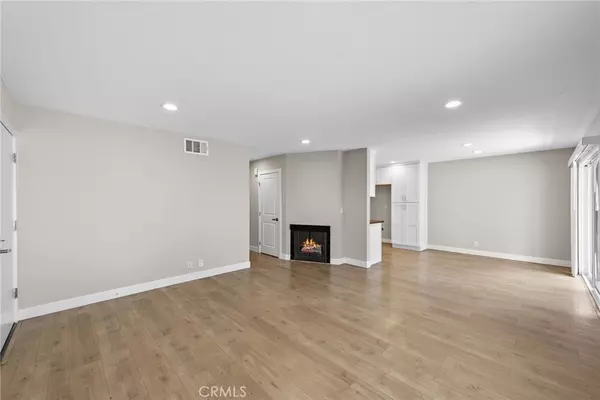 Orange, CA 92865,2993 N Cottonwood ST #10