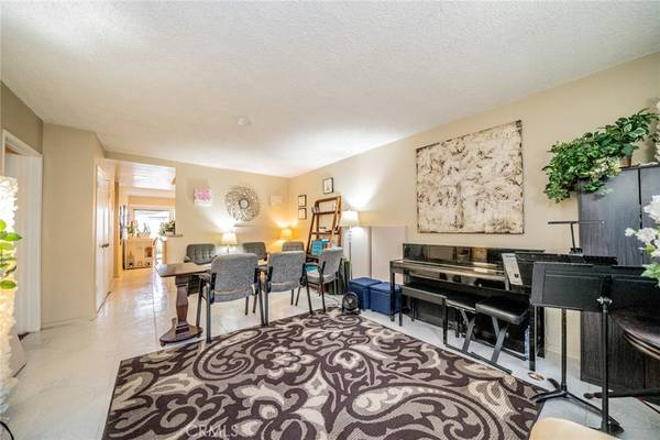 Tustin, CA 92780,631 W 6th ST #D