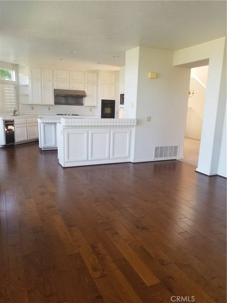 Laguna Niguel, CA 92677,29522 Seriana