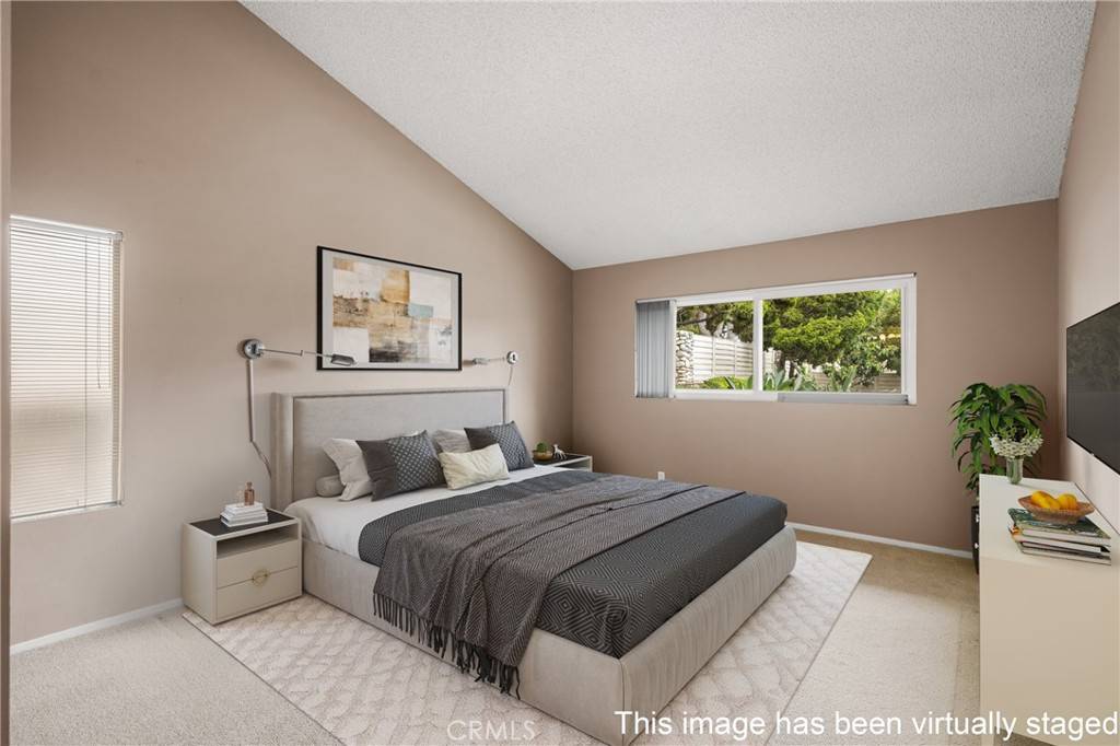 Irvine, CA 92604,10 Greenbriar #31
