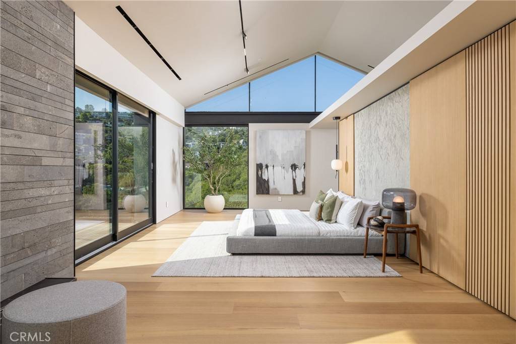 Laguna Beach, CA 92651,1000 Oriole DR