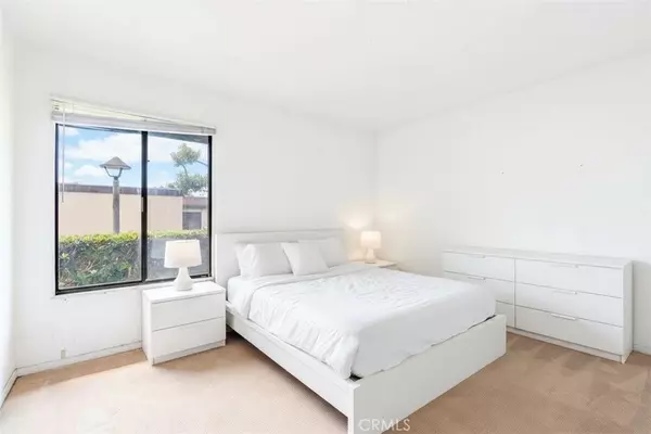 Aliso Viejo, CA 92656,23401 Via San Miguel