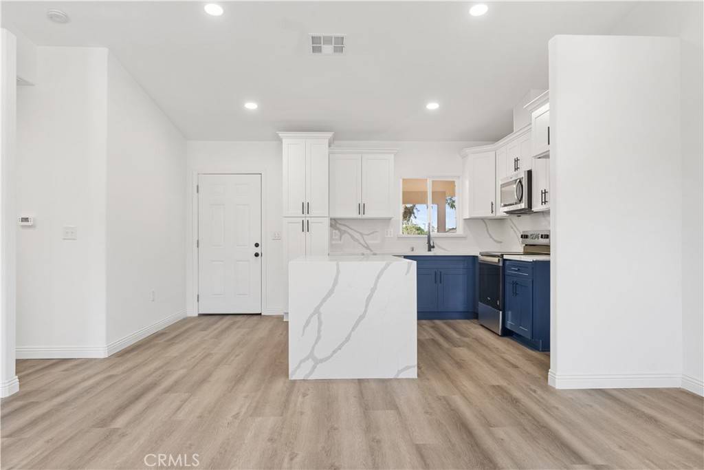 Bakersfield, CA 93304,405 Cypress St.