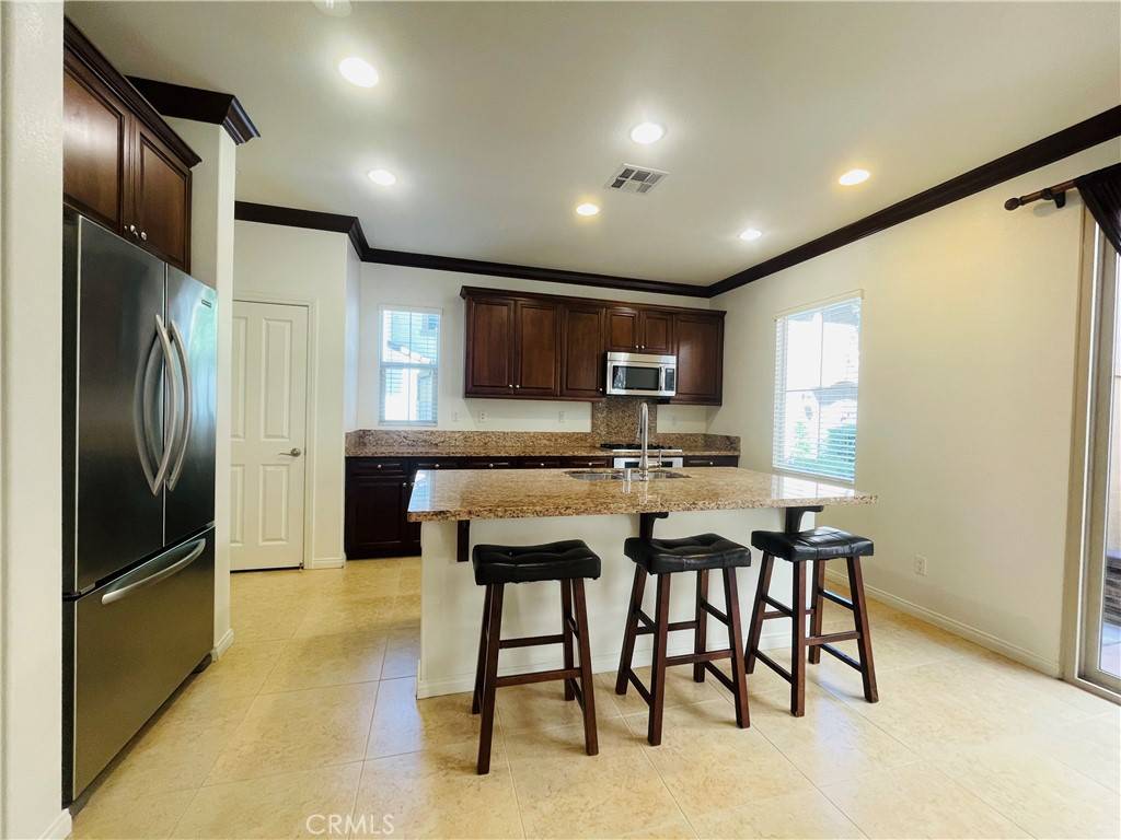 Irvine, CA 92618,41 Keepsake