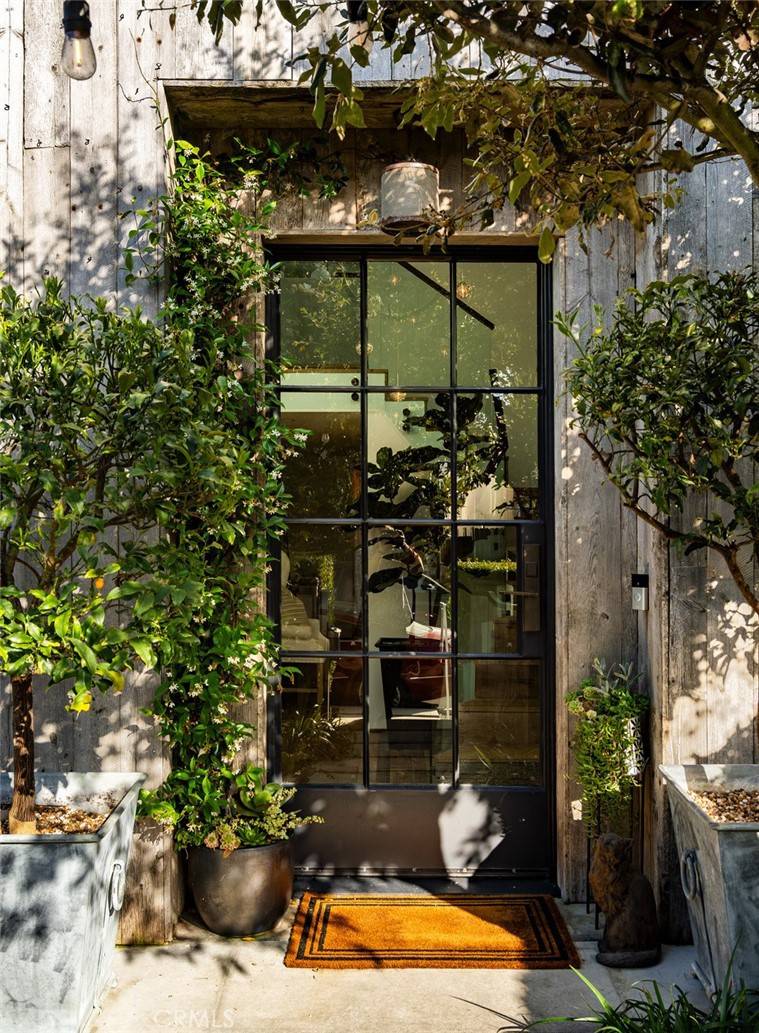 Corona Del Mar, CA 92625,604 Begonia AVE