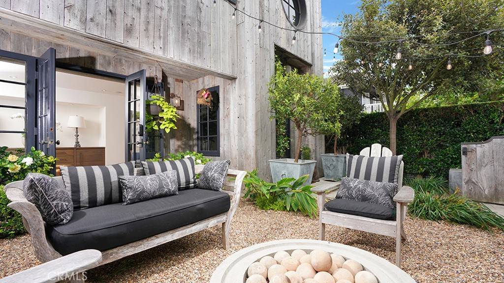 Corona Del Mar, CA 92625,604 Begonia AVE