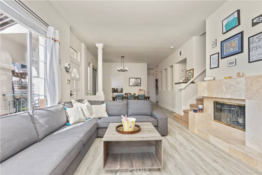 Tustin, CA 92782,2911 Ballesteros LN