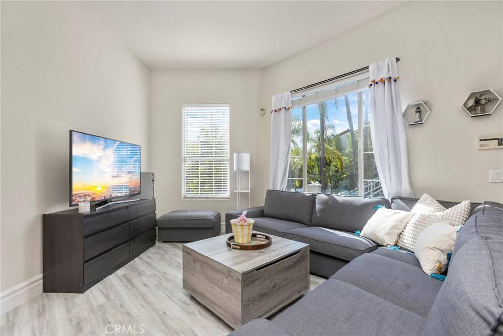Tustin, CA 92782,2911 Ballesteros LN