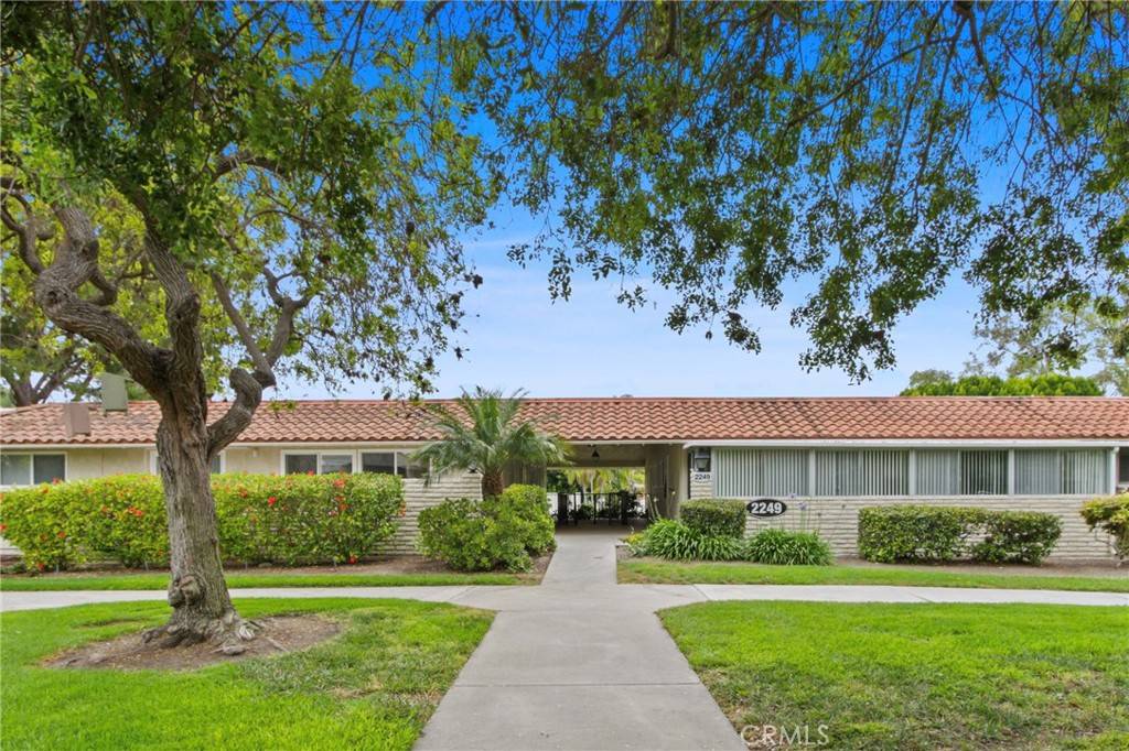2249 Via Mariposa E #P, Laguna Woods, CA 92637