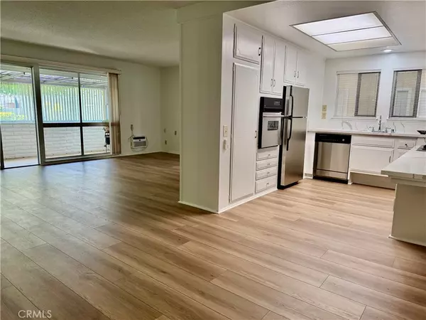 2249 Via Mariposa E #P, Laguna Woods, CA 92637