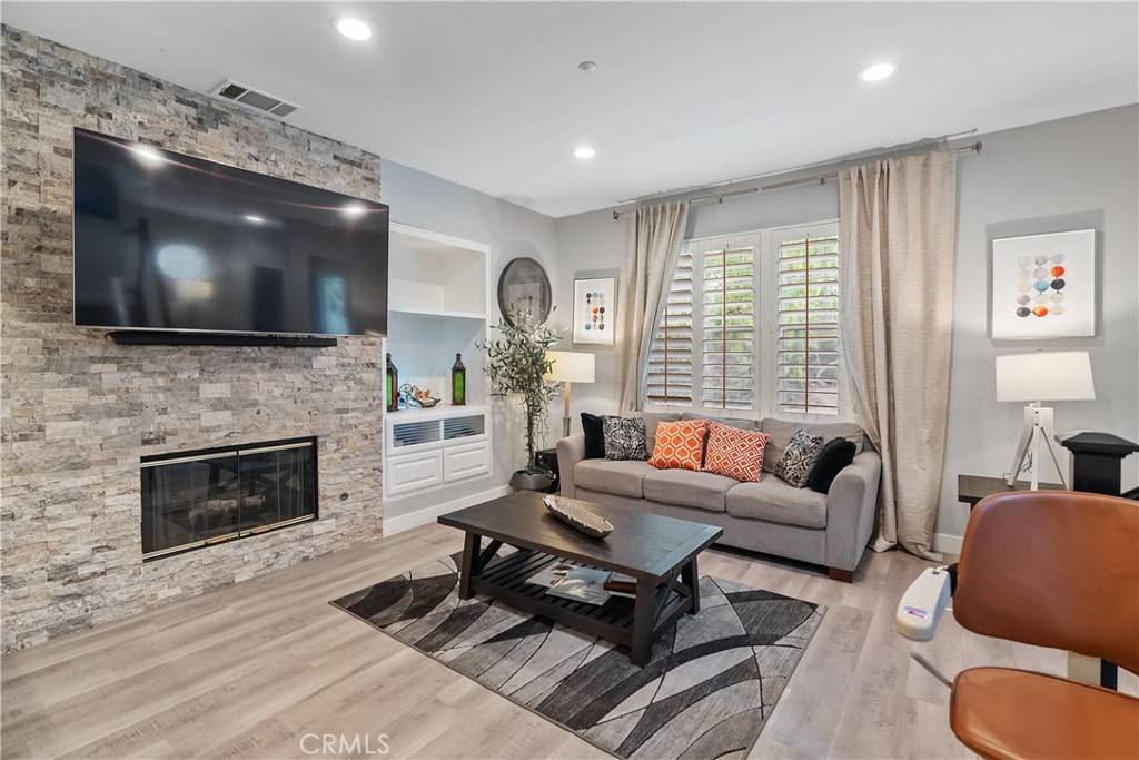 Buena Park, CA 90621,39 Windward WAY