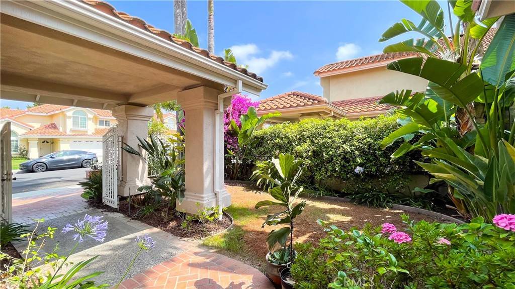 Irvine, CA 92614,4 Salerno