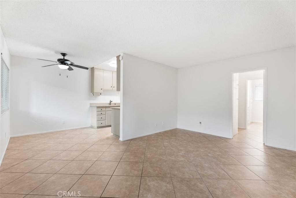 Orange, CA 92868,531 S La Veta Park CIR #107