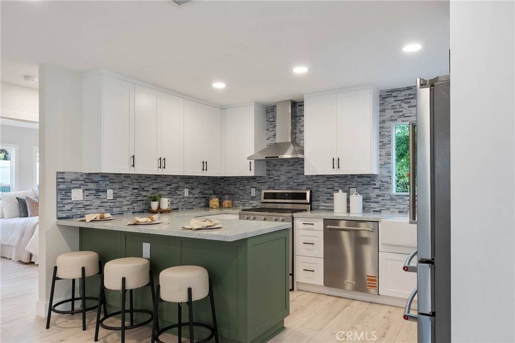 6300 E Fairbrook ST, Long Beach, CA 90815