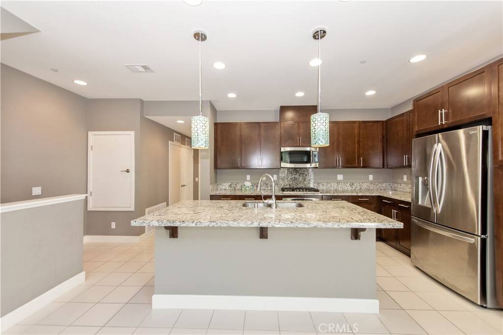 41 Soho, Irvine, CA 92612