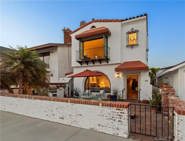 1305 E Balboa BLVD, Newport Beach, CA 92661
