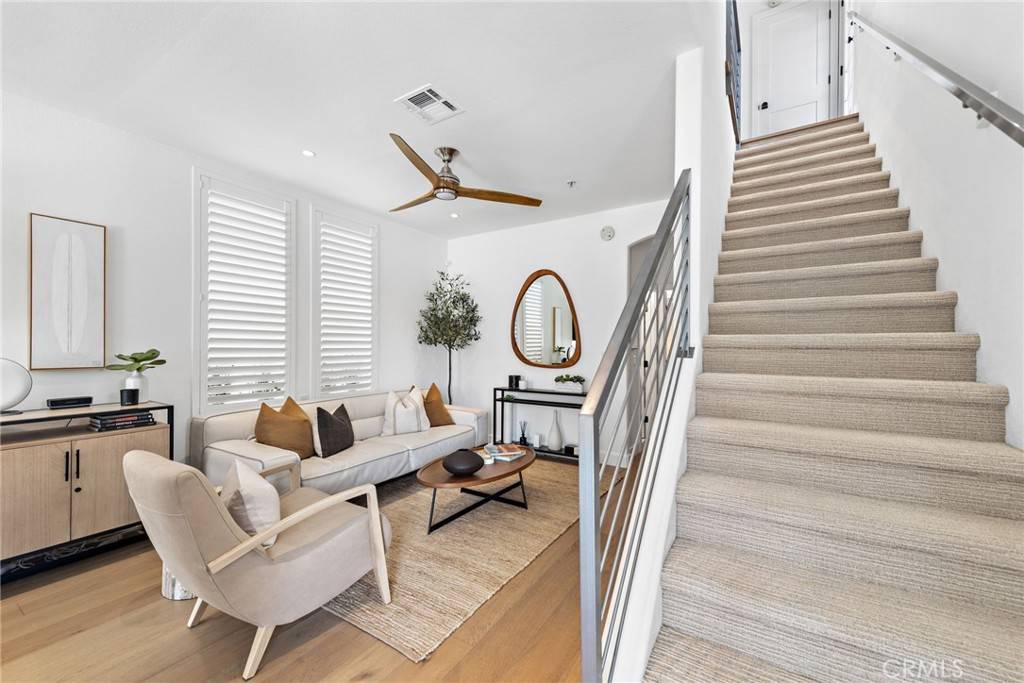Newport Beach, CA 92663,700 Lido Park DR #33