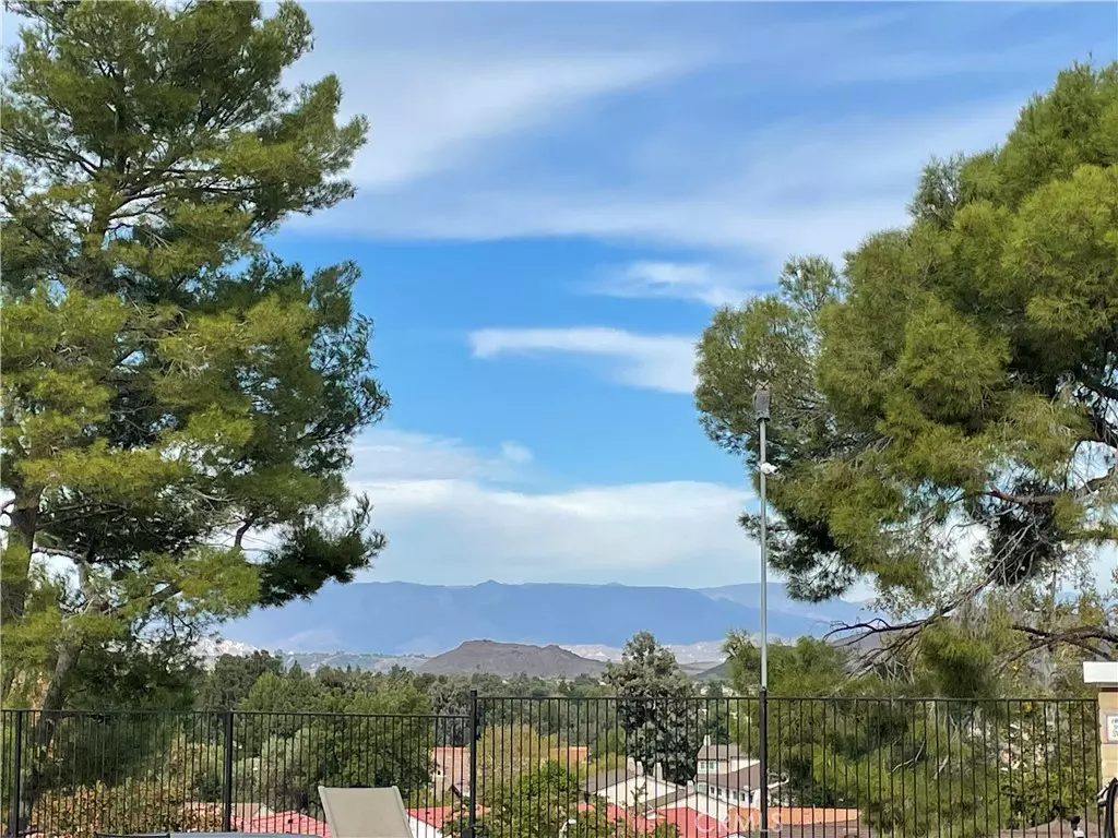 Newbury Park, CA 91320,71 Suzanne CT