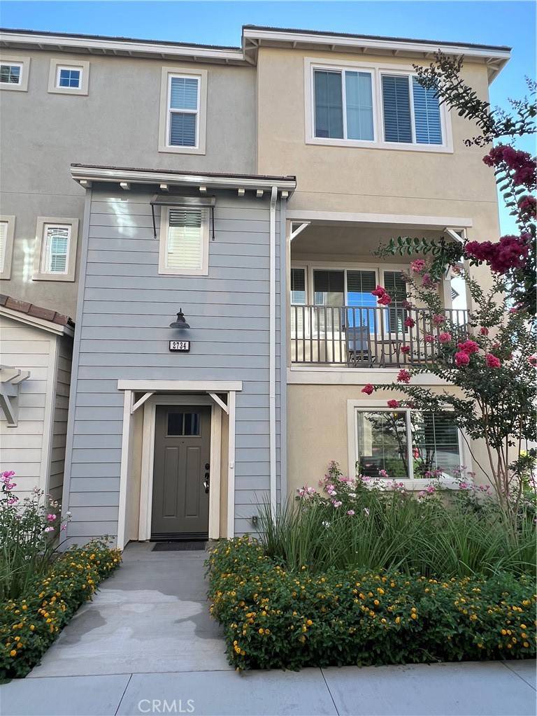 2734 Valor LN, Pomona, CA 91767