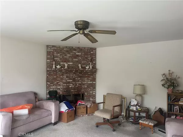 Costa Mesa, CA 92627,914 Dogwood ST