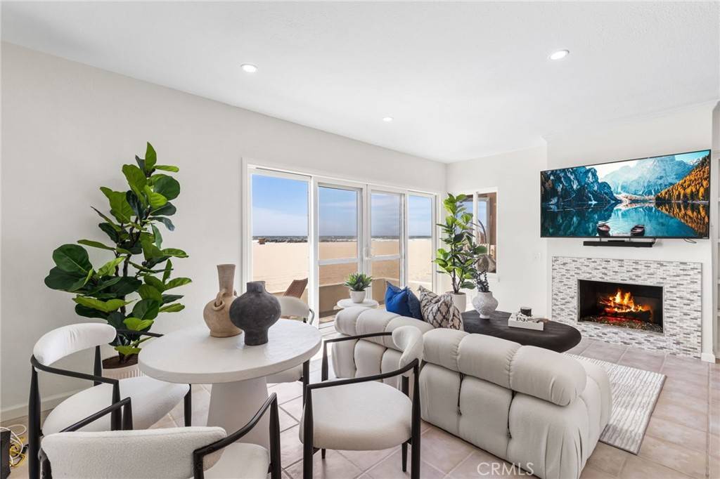 Newport Beach, CA 92663,3012 W Oceanfront