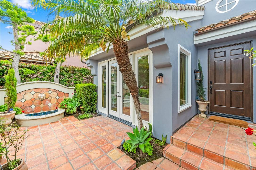 Huntington Beach, CA 92648,6392 Doral DR