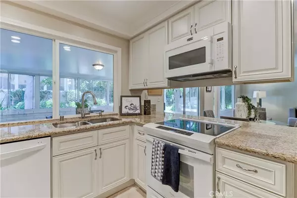 Laguna Woods, CA 92637,5341 Bahia Blanca W #C