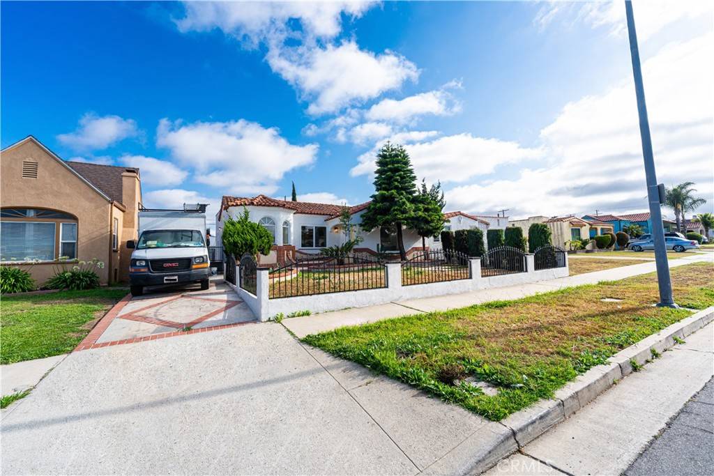 1818 W 79th ST, Los Angeles, CA 90047