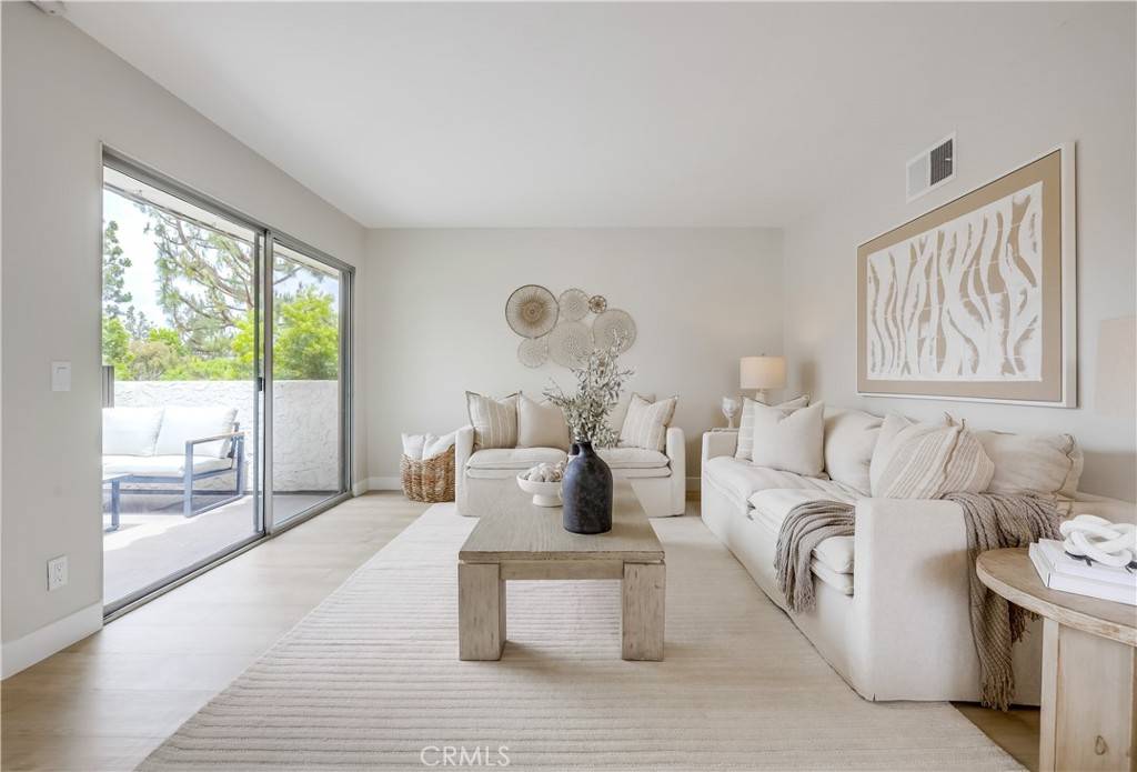 Lake Forest, CA 92630,22701 Via Castilla