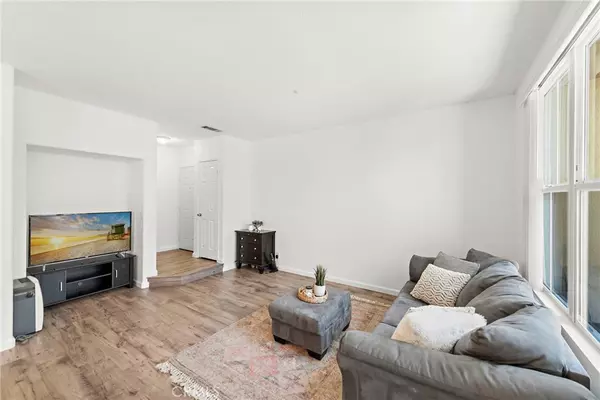Irvine, CA 92602,206 Terra Bella