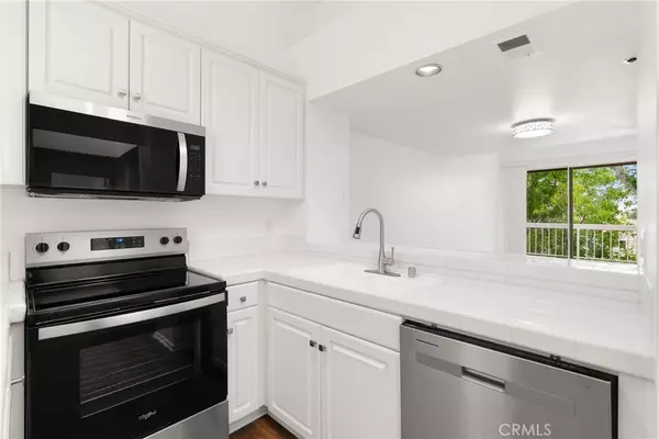 Huntington Beach, CA 92646,20331 Bluffside #A408