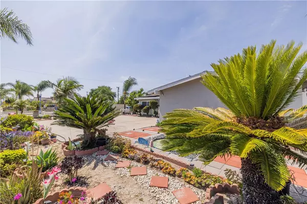 Stanton, CA 90680,7911 Orangewood AVE