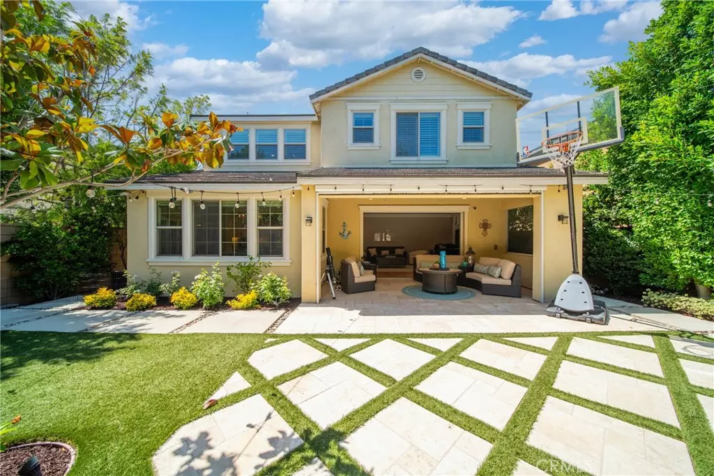 Tustin, CA 92782,261 Barnes RD