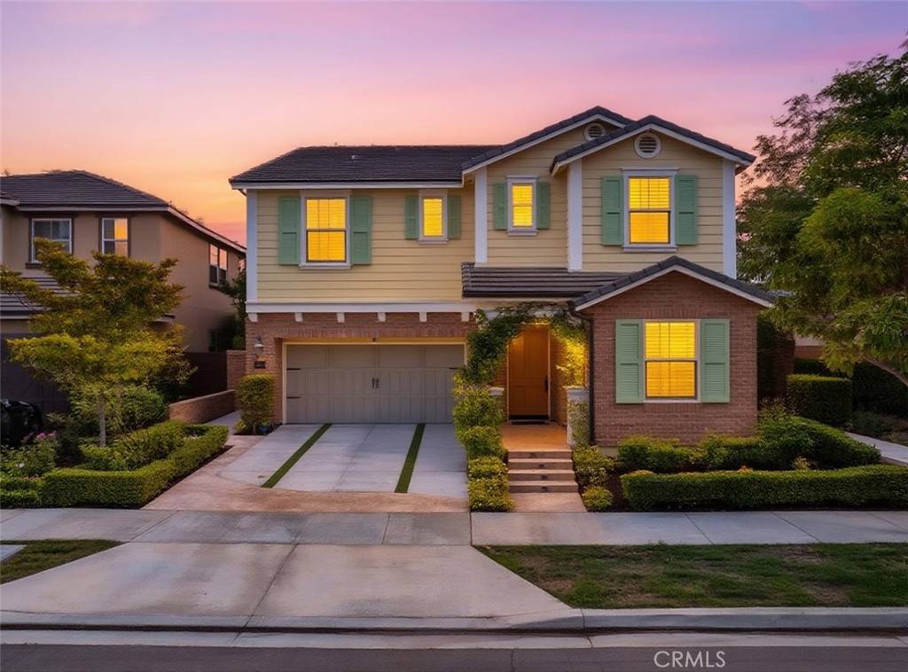 Tustin, CA 92782,261 Barnes RD