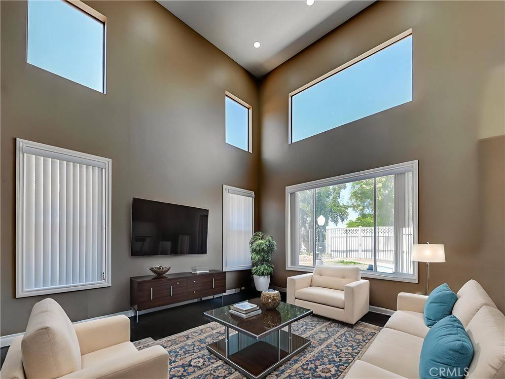 609 Raphael DR, Corona, CA 92882