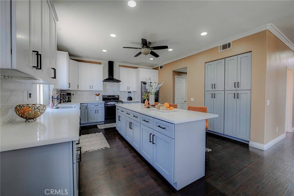 Corona, CA 92882,609 Raphael DR