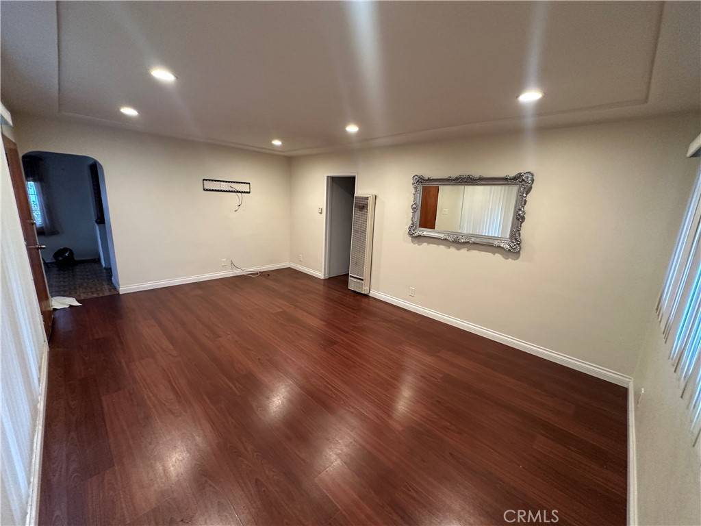 Long Beach, CA 90805,184 E 51st ST