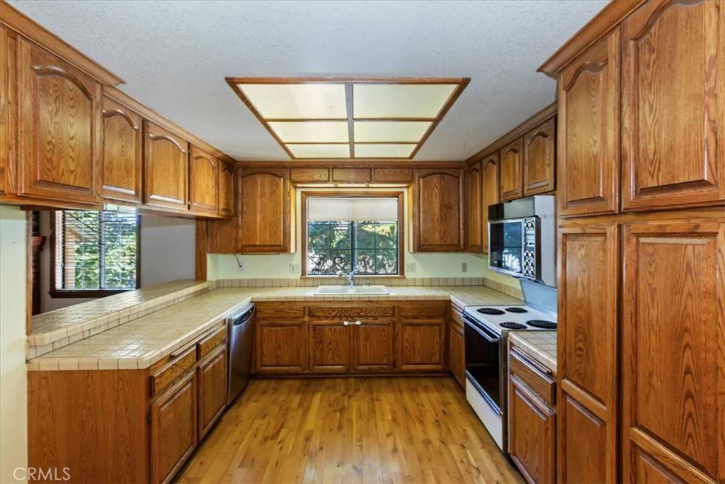 Angelus Oaks, CA 92305,6392 Sugar Pines CIR
