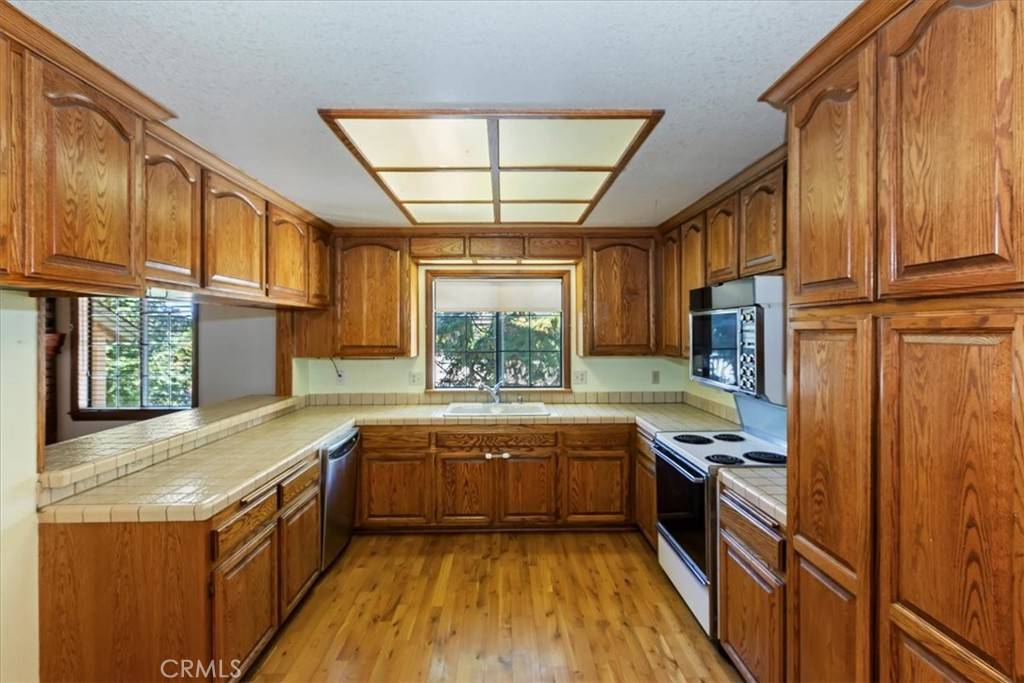 Angelus Oaks, CA 92305,6392 Sugar Pines CIR