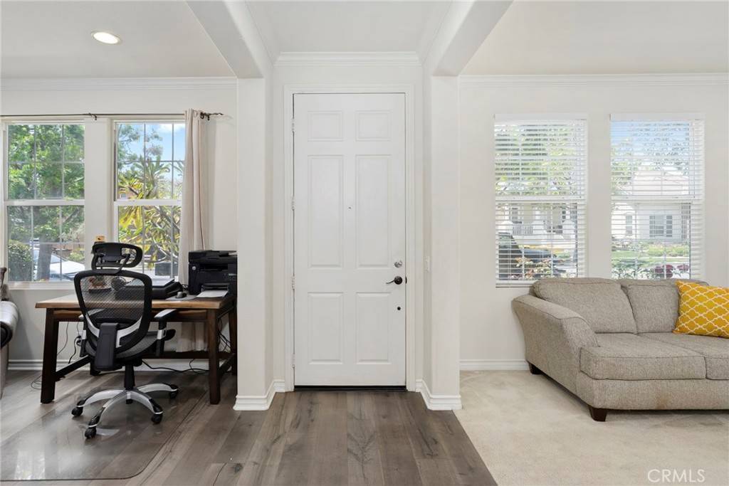 Tustin, CA 92782,1411 Madison ST
